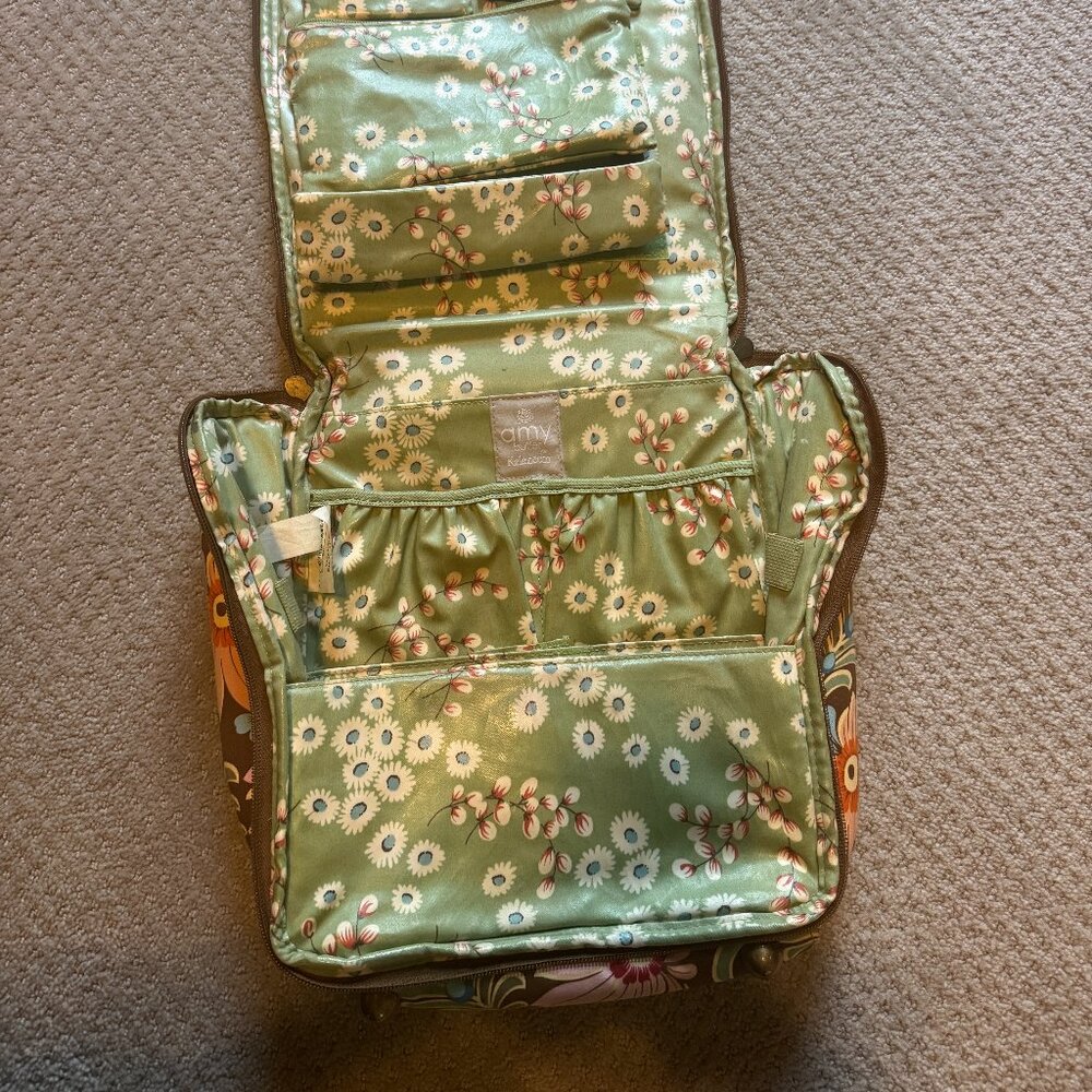 Amy Butler hanging toiletries bag - Picture 3 of 5